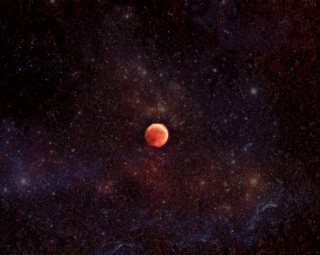 Неземни кадри показват най-дългото лунно затъмнение за 21-ви век ВИДЕО