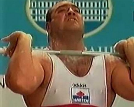 Само на 39 години: почина легендарен български щангист