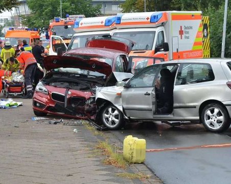 Българи пострадаха при катастрофа в Германия СНИМКИ