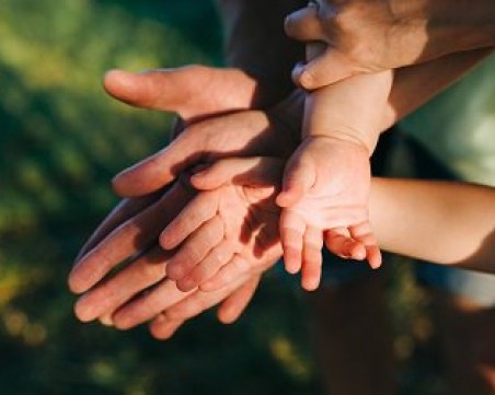 Историята на изоставения Павел, който всеки ден плачел за майка си