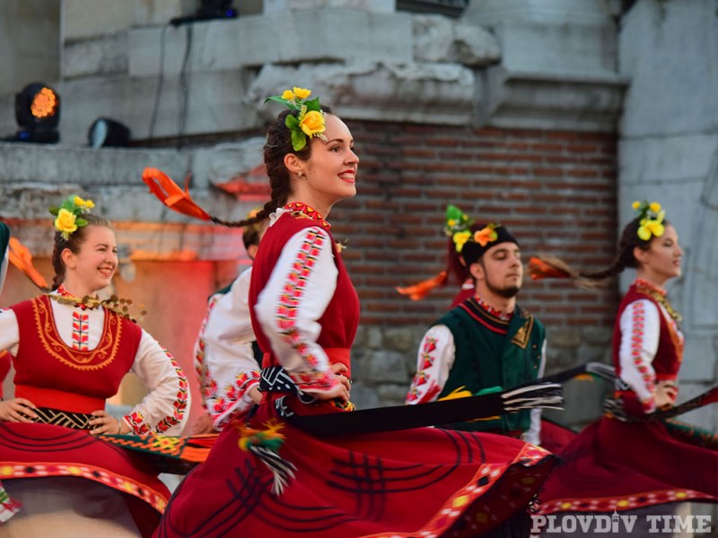 Фолклорът царува от днес в Пловдив! Започва един от най-атрактивните фестивали