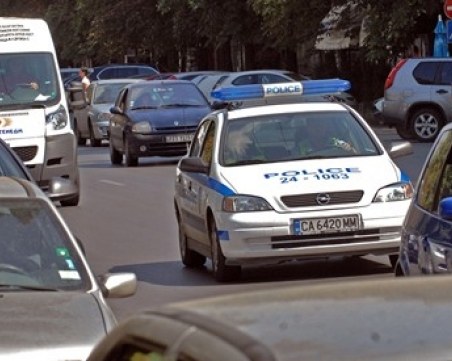 Мъж почина в колата си, полицаи са отцепили паркинг в Слънчев бряг