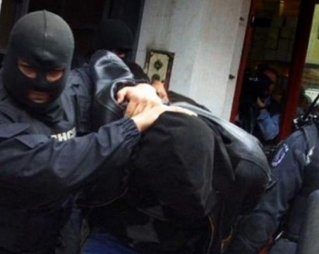 Зрелищна акция! Оборотен дилър бе закопчан в Слънчев бряг