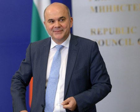 Отпускат нов вид социални помощи вместо пенсии за 5600 сираци