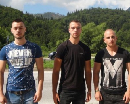 Пловдивски студенти спасиха жена, давеща се в езеро над Смолян