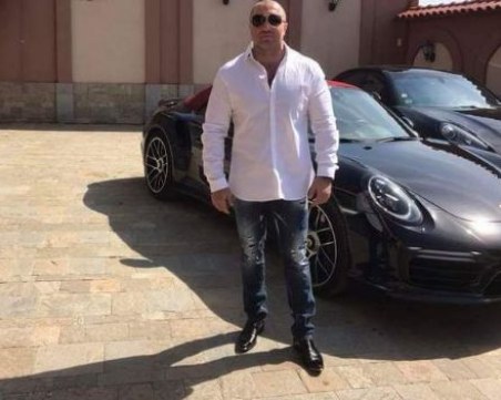 Схема за купуване на луксозни лимузини осветила бандата на Очите