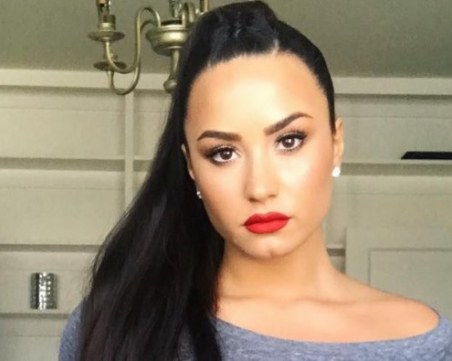 Закрепиха я! Изписват Деми Ловато до дни след свръхдозата