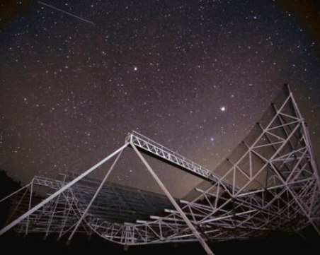 Регистрираха загадъчен сигнал от Космоса с уникална честота