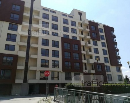 Защо нов жилищен комплекс в Пловдив година и половина е без акт 16?* СНИМКИ