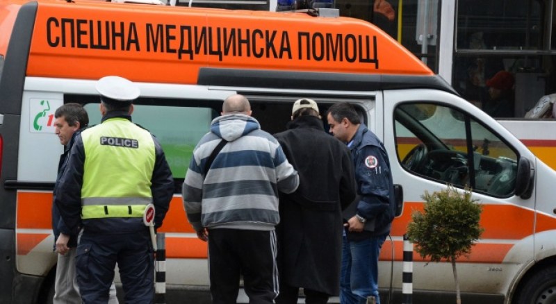 Мъж се свлече на летище София и почина