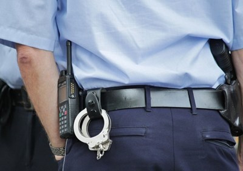 Тийнейджъри нападнаха двама младежи и ги ограбиха