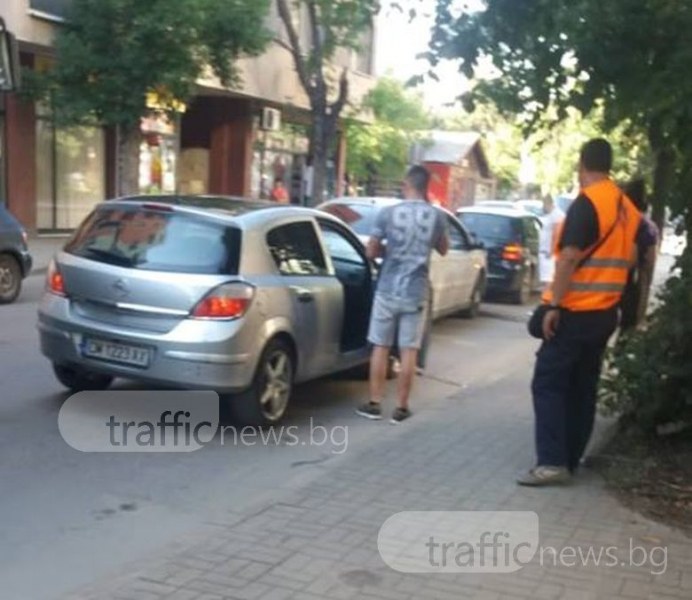 Верижна катастрофа в Кючука! Засилил се опел не можа да спре... СНИМКА