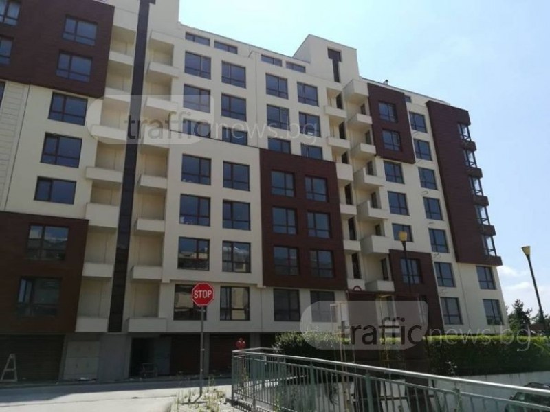 Защо нов жилищен комплекс в Пловдив година и половина е без акт 16?* СНИМКИ
