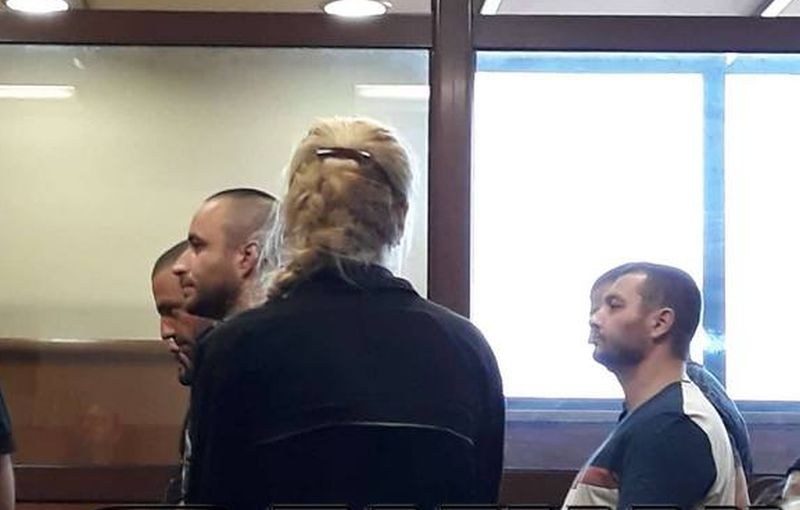 Хората на Очите застанаха пред Спесъда, общинар от БСП задържан с Желязков в Турция СНИМКА