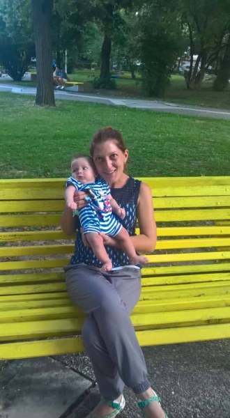 Млада майка майстори бебешки бижута уникати край Пловдив