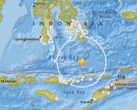 7 по Рихтер разтресе остров в Индонезия