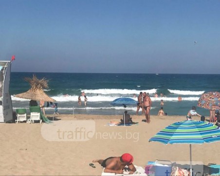 Код “мъртво вълнение“! Пловдивски спасители са отчаяни, надценяващите силите си не свършват! СНИМКИ