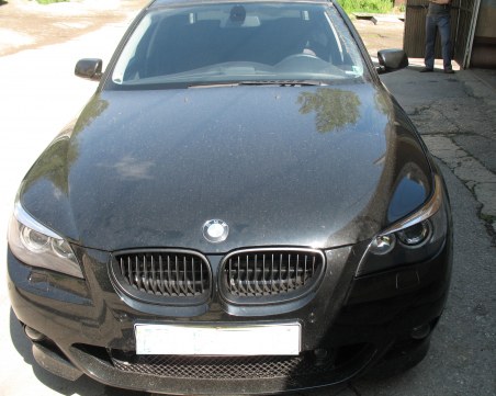 Мъж троши с винкел беемве в Крумово, арестуваха го