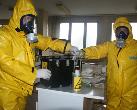 Глобиха пловдивска фирма с 10 бона, пипнаха я с опасни химически вещества