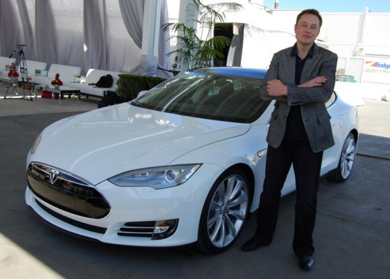 Илон Мъск взриви борсата, като посочи, че иска да купи Tesla и е приготвил парите