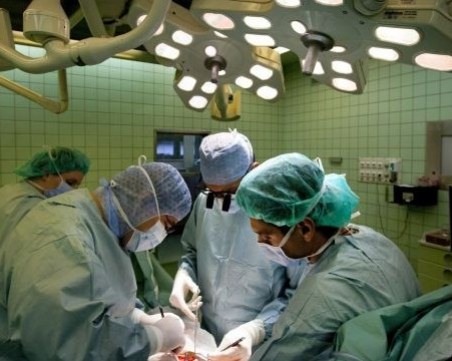 50-годишен мъж почина от инсулт, но помогна на две жени