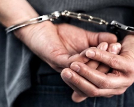 Арестуваха мъж, подготвял деца за масови убийства СНИМКИ