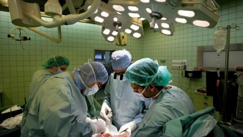 50-годишен мъж почина от инсулт, но помогна на две жени