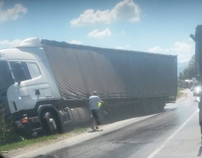 Отвориха за движение околовръстния път на Пловдив след инцидента с камиона