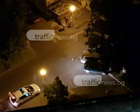 Две коли се забиха в къща след сблъсък в Смирненски СНИМКИ