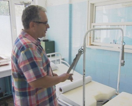 Карлово се вдига на протест! Хората защитават родилното отделение