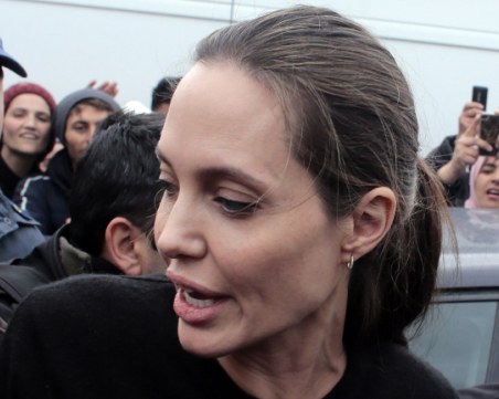 Анджелина Джоли е в болница