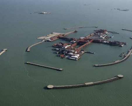 Пет държави си поделиха богатото на ресурси Каспийско море