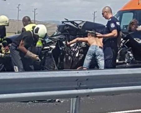 Борят се за живота на две момичета след мелето с пловдивски автомобил край Ахелой