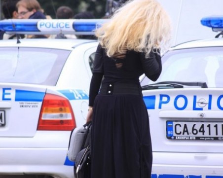 Четирима са в ареста след като отвлякоха 19-годишна, бивша съпруга на единия