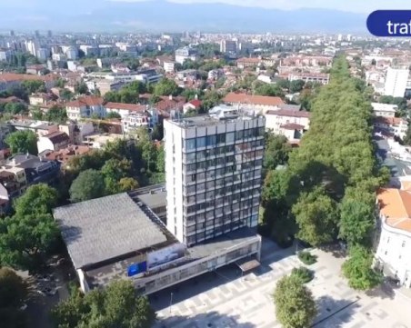 Иван Тотев се нае да преговаря с държавните служби за изкарването им от Партийния дом