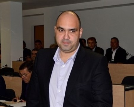 Издирваният 10 дни общински съветник от бандата на Очите се предаде в полицията