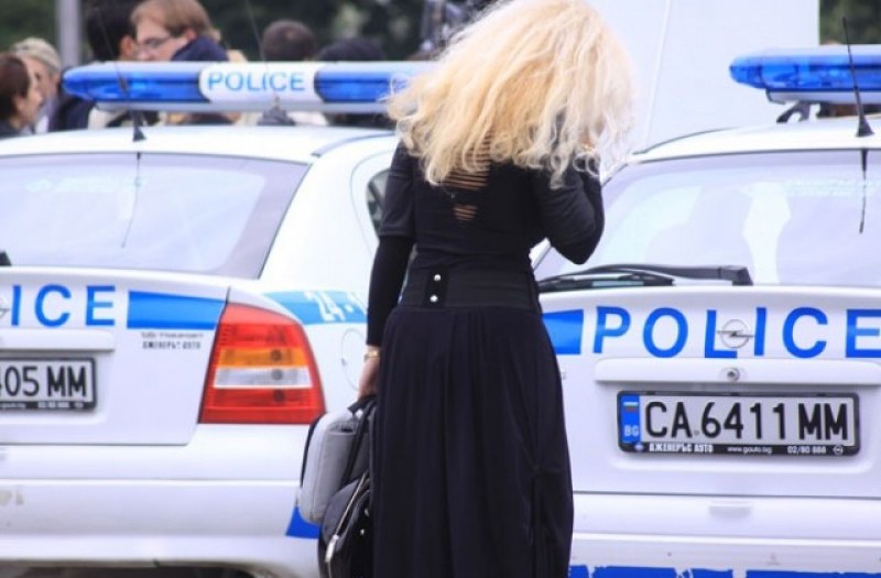 Четирима са в ареста след като отвлякоха 19-годишна, бивша съпруга на единия