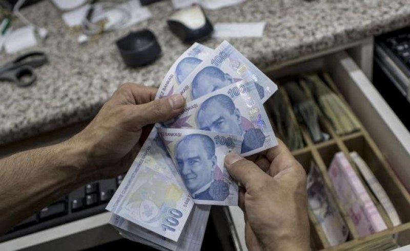Нов срив! Турската лира падна на рекордно ниско ниво