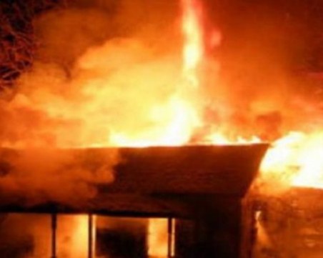 Мъж драсна клечката на къща след спор за собственост със сестра си