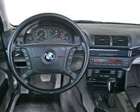 Младеж сви БМВ-то на свой познат, после го захвърли повредено край Пловдив