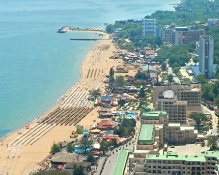 Немско списание: Туристите, които са изгонени от Майорка, отиват на Златни пясъци