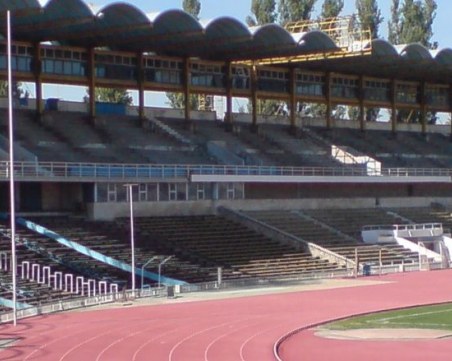 Спор за авторски права бави реконструкцията на стадион Пловдив