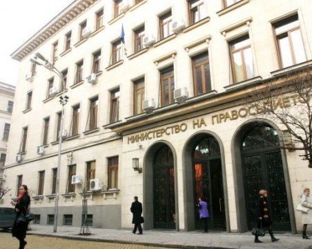 Утре възстановяват Търговския регистър?! А дано, ама надали