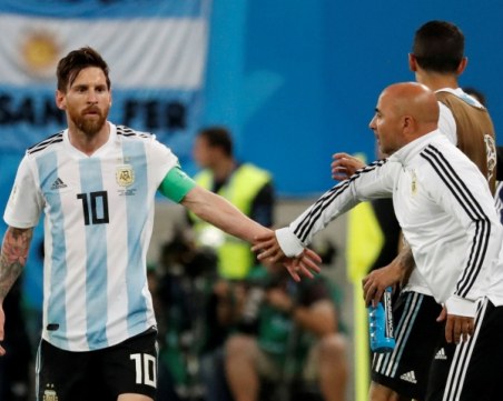 Меси се оттегли от националния отбор, Стоичков го защити яростно