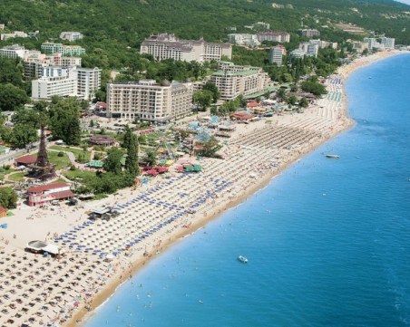 Отново, този път австриец! Пиян турист нокаутира камериерка в Златни пясъци