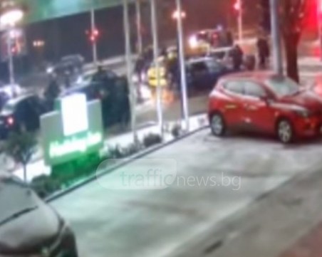 Появи се ВИДЕО от жестокото меле между феновете на Ботев и Локо в Кършияка