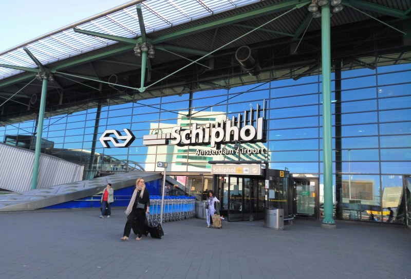 Спряха полетите на летище Схипхол в Амстердам, заради срив в комуникацията