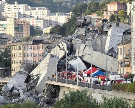 Абсурди и в Италия – глобиха линейки, бързащи към рухналия мост в Генуа
