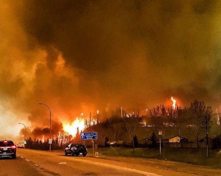 Пожари бушуват в Канада! 19 000 души са с предупреждение за евакуация