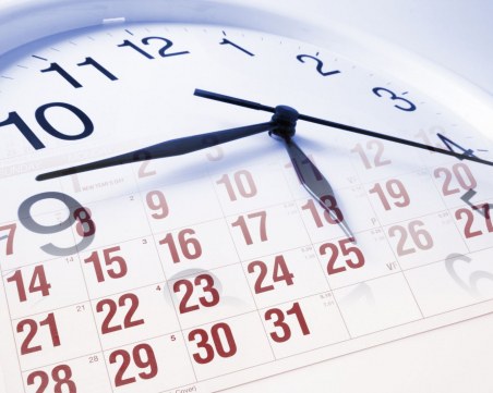 Съдбата на лятното часово време в Европа става ясна тази нощ